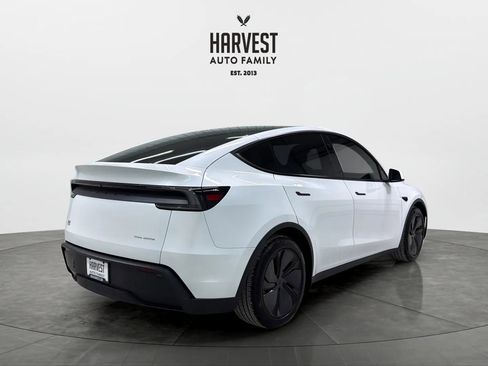 Used 2026 Tesla Model Y Long Range image 6