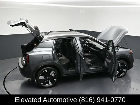 Used 2025 Nissan Kicks SR w/ Illumination Package AWD/4WD image 28