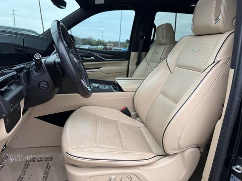 Used 2022 Cadillac Escalade Premium Luxury image 19