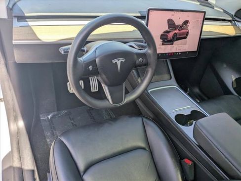 Used 2022 Tesla Model Y Performance AWD/4WD image 10