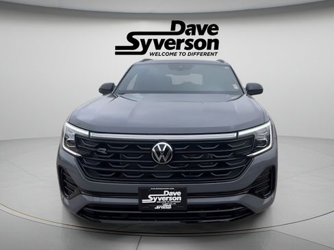 New 2026 Volkswagen Atlas Cross Sport SEL R-Line AWD/4WD image 2