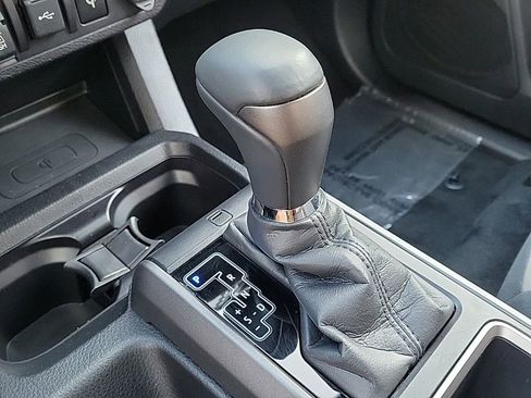 Used 2021 Toyota Tacoma TRD Off-Road image 32