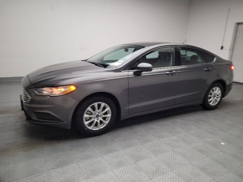 Used 2018 Ford Fusion S image 2