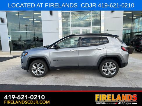 Used 2022 Jeep Compass Limited AWD/4WD image 22