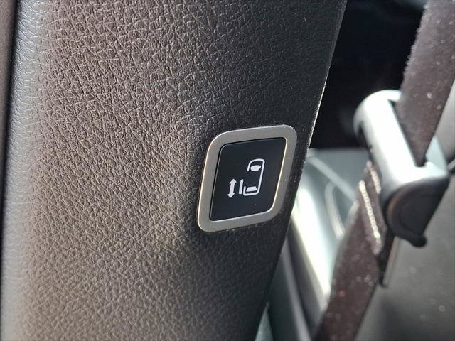 Certified 2026 Chrysler Pacifica Limited FWD image 19