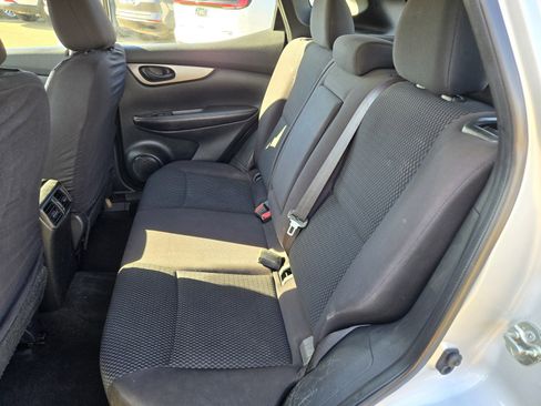 Used 2018 Nissan Rogue Sport S image 9