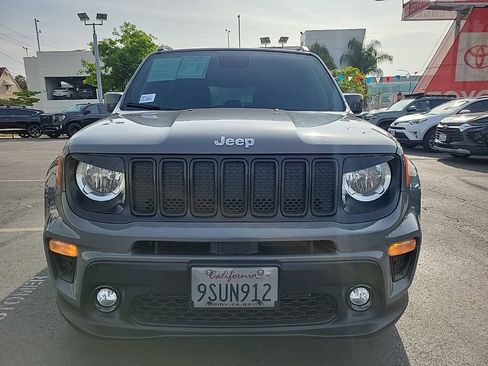 Used 2019 Jeep Renegade Latitude w/ Popular Equipment Group image 3