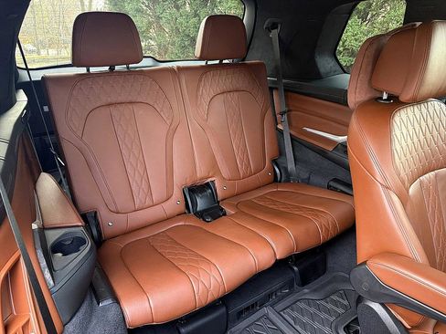 Used 2020 BMW X7 M50i image 23