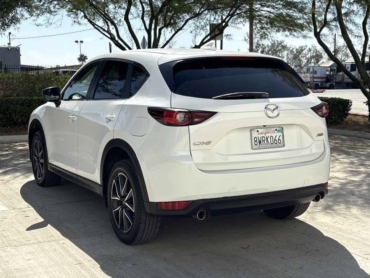 Used 2018 MAZDA CX-5 Touring w/ Preferred Equipment Package FWD image 5