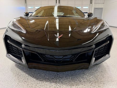 Used 2023 Chevrolet Corvette Z06 w/ Stealth Interior Trim Package RWD image 3