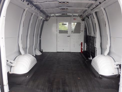 Used 2023 Chevrolet Express 2500 w/ Driver Convenience Package image 6