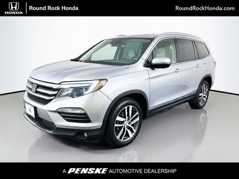 Used 2018 Honda Pilot Touring image 1