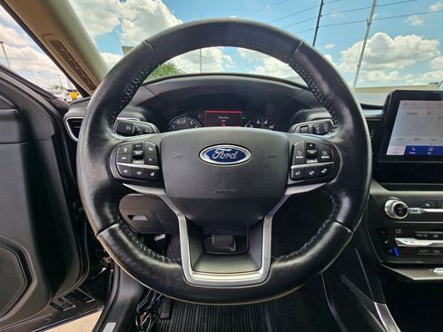 Used 2020 Ford Explorer Limited w/ Class III Trailer Tow Package RWD image 16