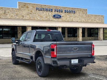 New 2026 Ford F250 Lariat w/ Black Appearance Package
