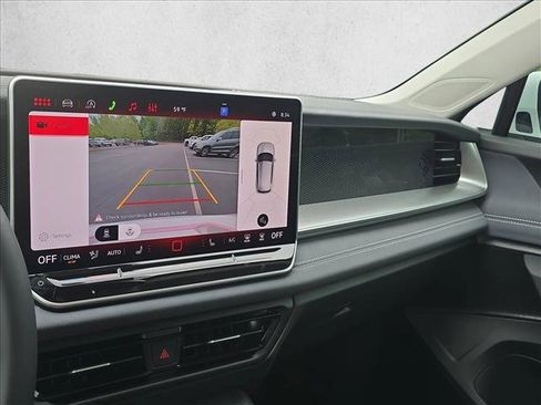 New 2026 Volkswagen Tiguan SE FWD image 14