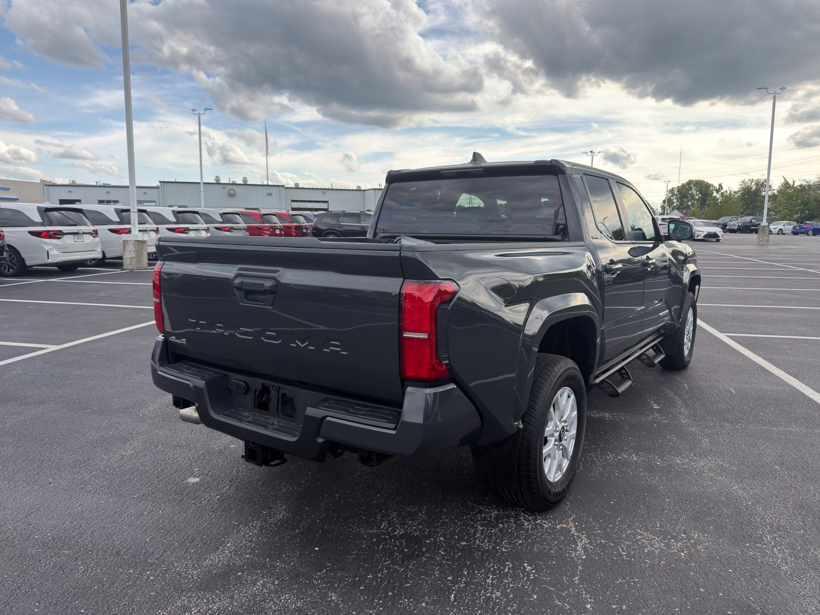 Used 2024 Toyota Tacoma SR5 AWD/4WD image 6