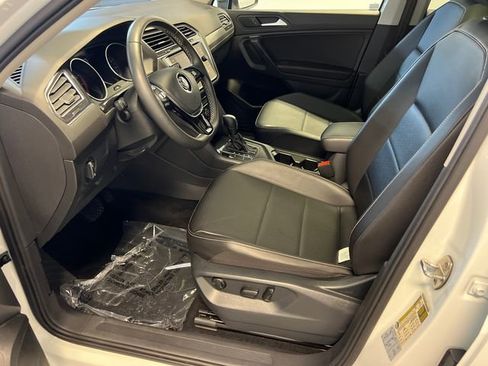 Used 2021 Volkswagen Tiguan SE FWD image 6