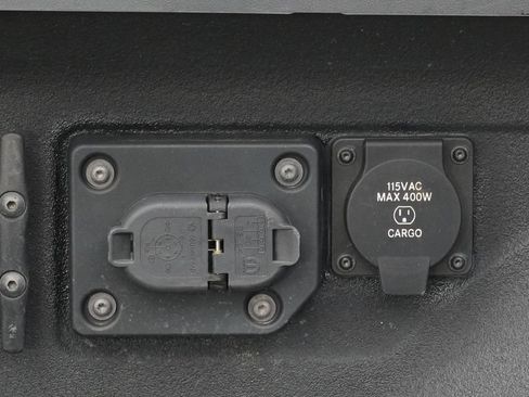 Used 2024 RAM 2500 Tradesman w/ Chrome Appearance Group image 30