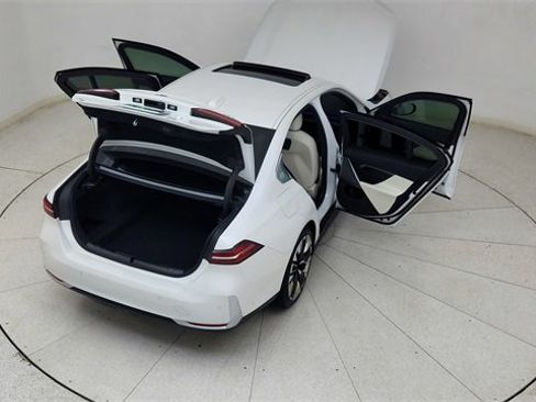 Used 2025 BMW 530i image 90