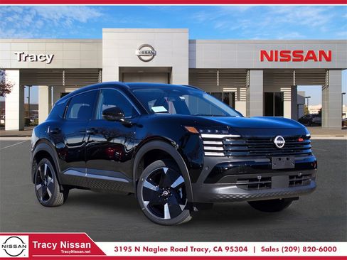 New 2025 Nissan Kicks SR image 1