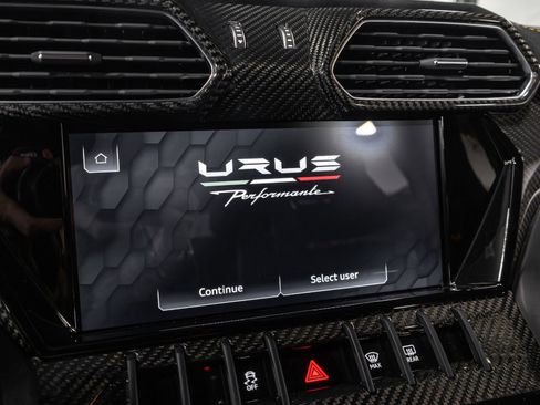 Used 2023 Lamborghini Urus Performante image 10