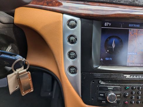 Used 2011 Maserati GranTurismo Convertible RWD image 20