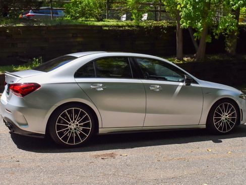 Used 2021 Mercedes-Benz A 35 AMG 4MATIC image 8