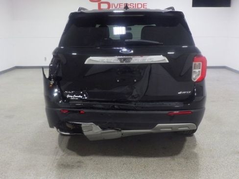 Used 2023 Ford Explorer XLT w/ Equipment Group 202A AWD/4WD image 3