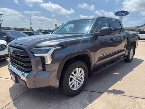 Used 2022 Toyota Tundra SR5 AWD/4WD image 1