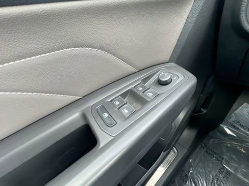 Certified 2023 Volkswagen Atlas SE image 13