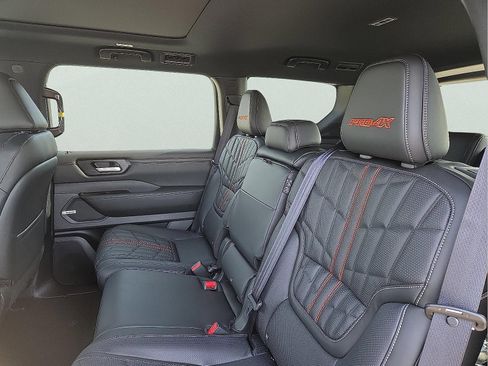 Used 2026 Nissan Armada PRO-4X AWD/4WD image 10