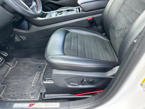 Certified 2024 Ford Edge ST-Line AWD/4WD image 8
