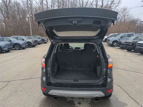 Used 2017 Ford Escape SE image 11
