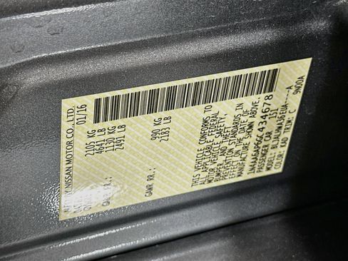 Used 2016 Nissan Maxima Platinum w/ Interior Lighting Package FWD image 12