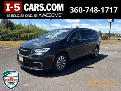 Used 2023 Chrysler Pacifica Touring-L