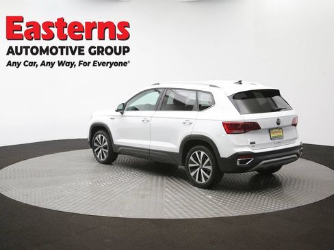 Used 2024 Volkswagen Taos SE FWD image 62