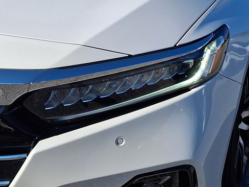 Used 2022 Honda Accord Touring image 12
