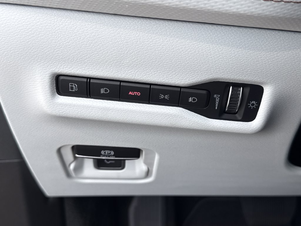 Used 2026 Jeep Cherokee Limited AWD/4WD image 18