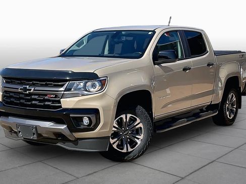 Used 2021 Chevrolet Colorado Z71 AWD/4WD image 3