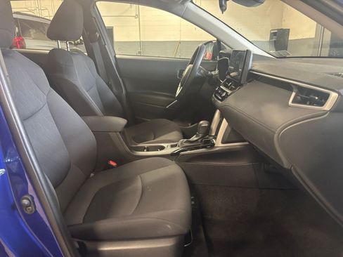 Used 2025 Toyota Corolla Cross LE image 25