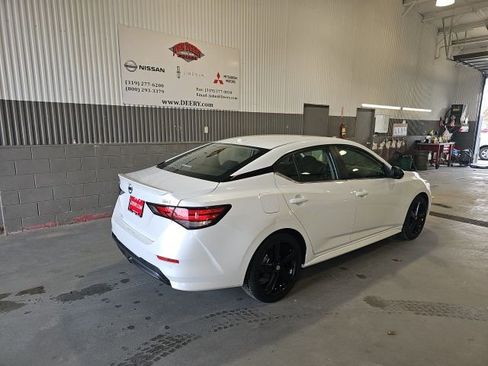 Certified 2022 Nissan Sentra SR w/ Electronics Package image 3