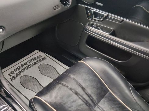 Used 2016 Jaguar XJ image 48