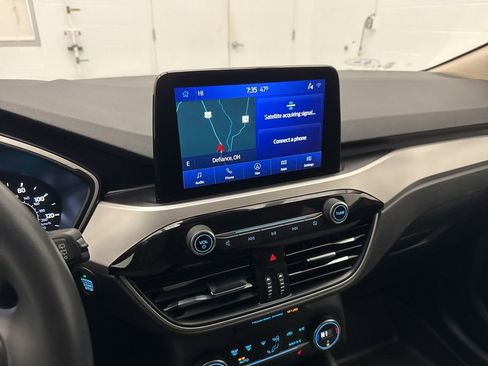 Used 2020 Ford Escape SE image 19