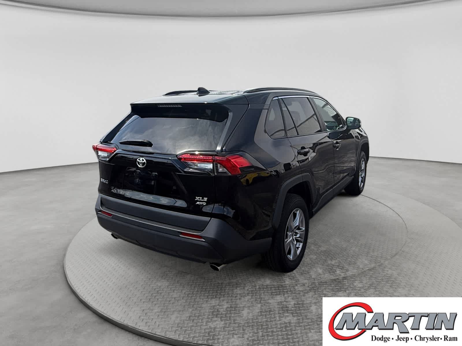 Used 2025 Toyota RAV4 XLE AWD/4WD image 5