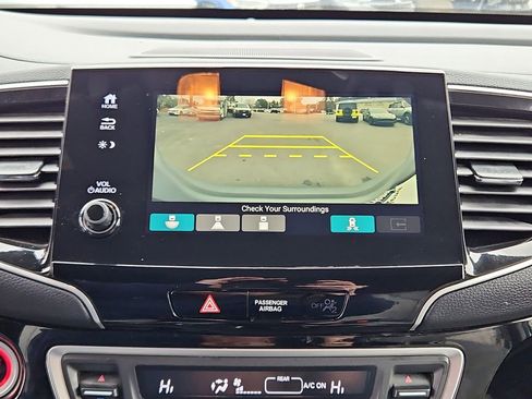 Used 2020 Honda Pilot Touring image 18