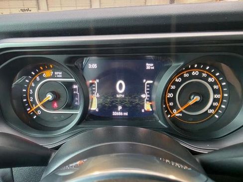 Used 2024 Jeep Wrangler Unlimited Sahara AWD/4WD image 17