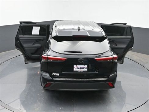 Used 2023 Toyota Highlander LE image 55