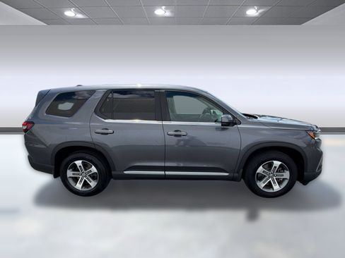 Used 2025 Honda Pilot EX-L image 8