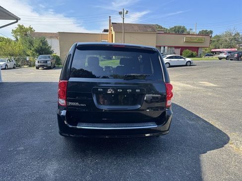 Used 2019 Dodge Grand Caravan SE FWD image 14