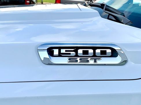Used 2025 RAM 1500 Laramie AWD/4WD image 13